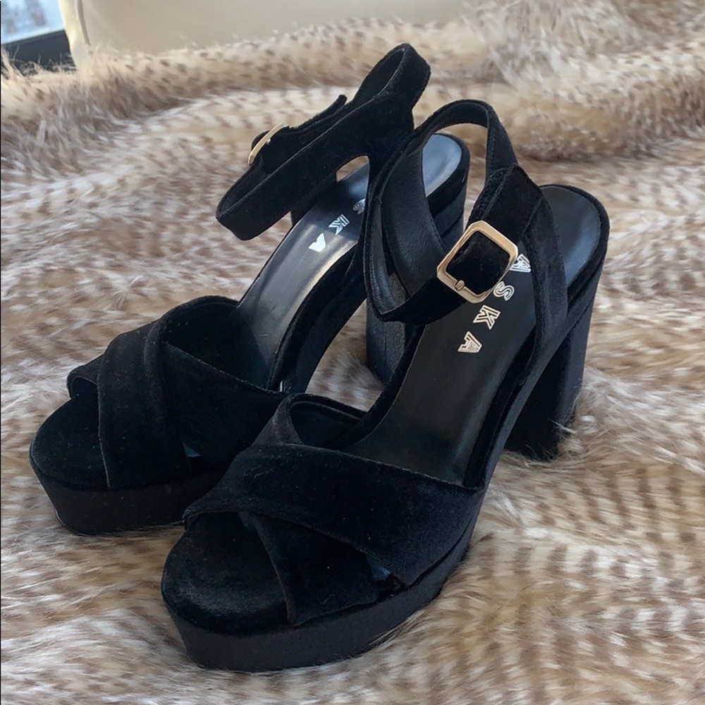 Platform shoes